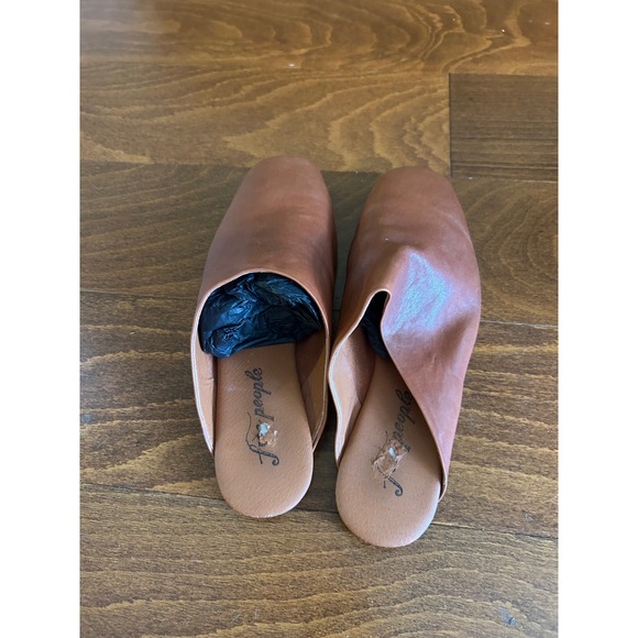 Free People‎ Brown Leather Reese Mule Flats 38 Closed Toe Slip Ons Sz 8 - Picture 5 of 7